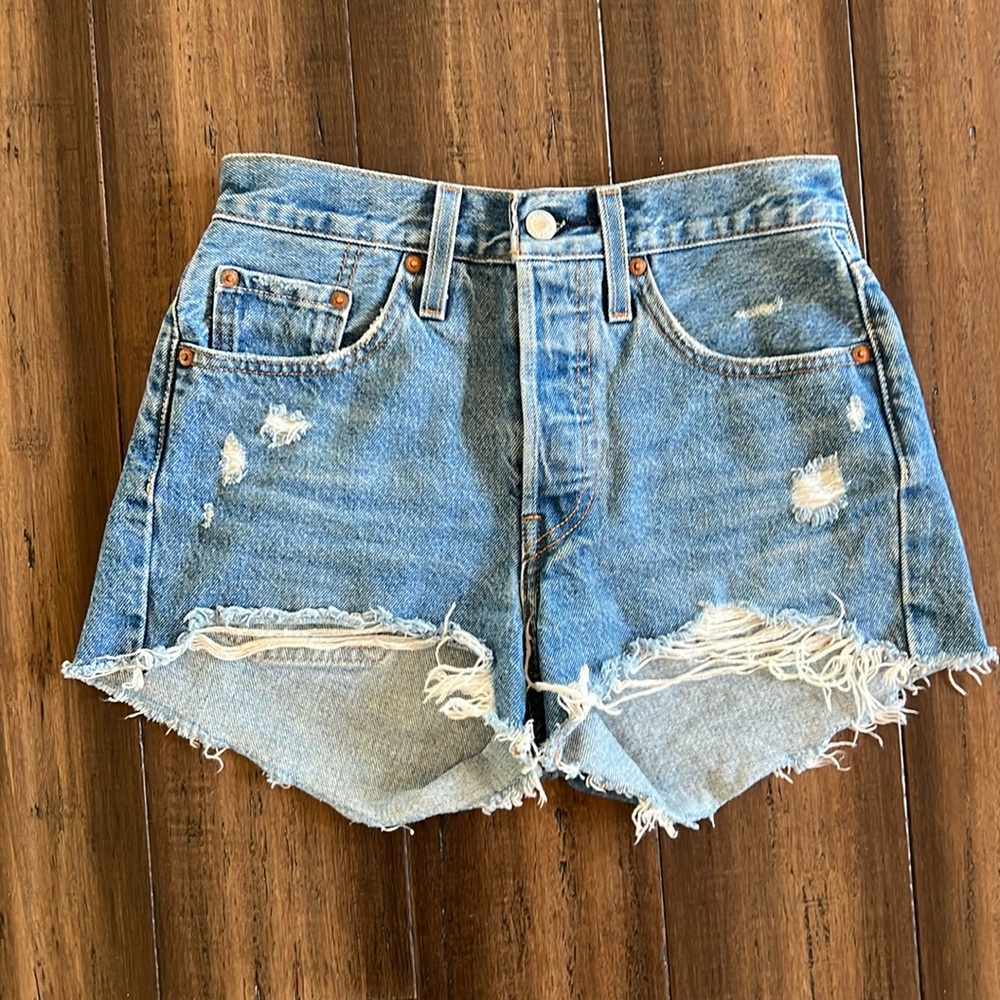 Levi's 501 Jean shorts 24